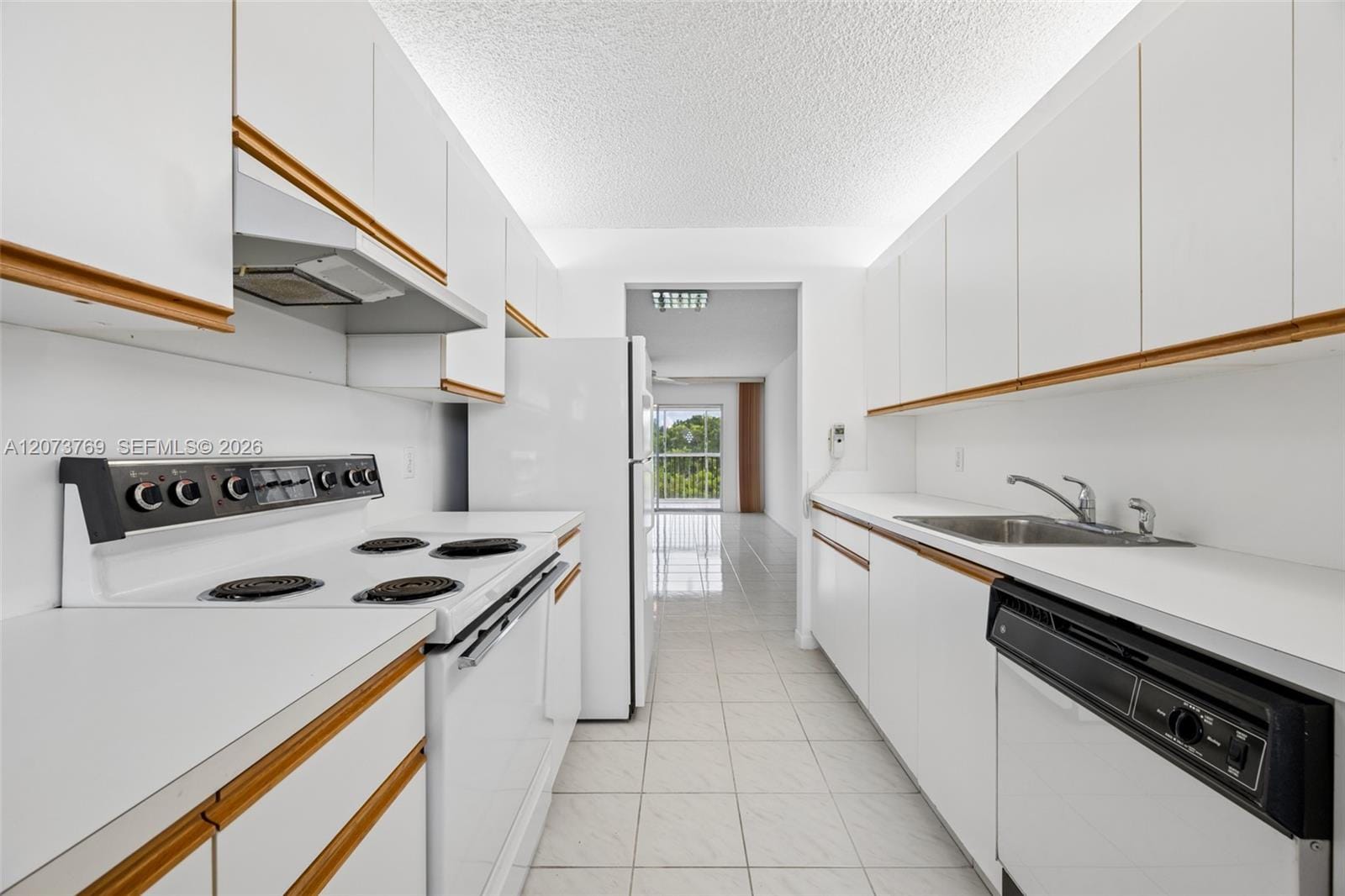 12501 SW 14th Street 401R — photo 11