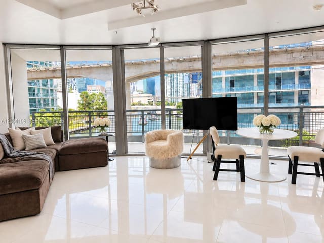 690 SW 1st Court 602, Miami, FL 33130