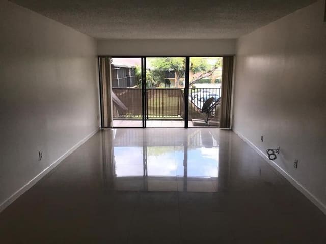 5825 WASHINGTON Street 40, Hollywood, FL 33023