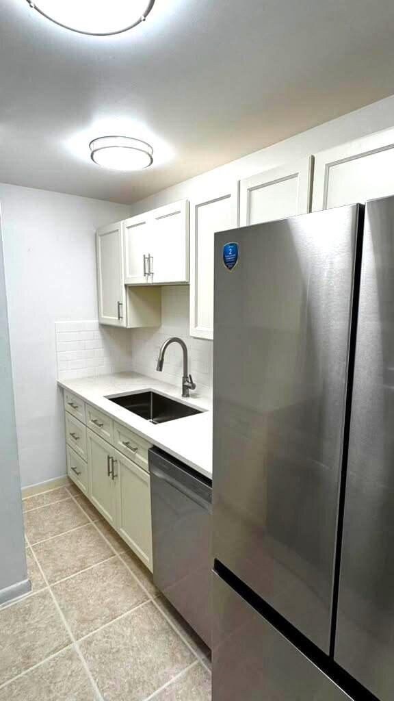 1020 CRYSTAL LAKE Drive 103, Deerfield Beach, FL 33064 photo 3