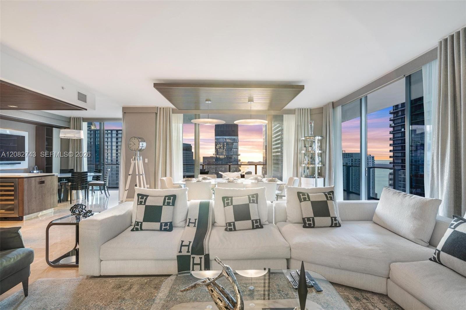 88 SW 7th Street 3801, Miami, FL 33130 photo 1