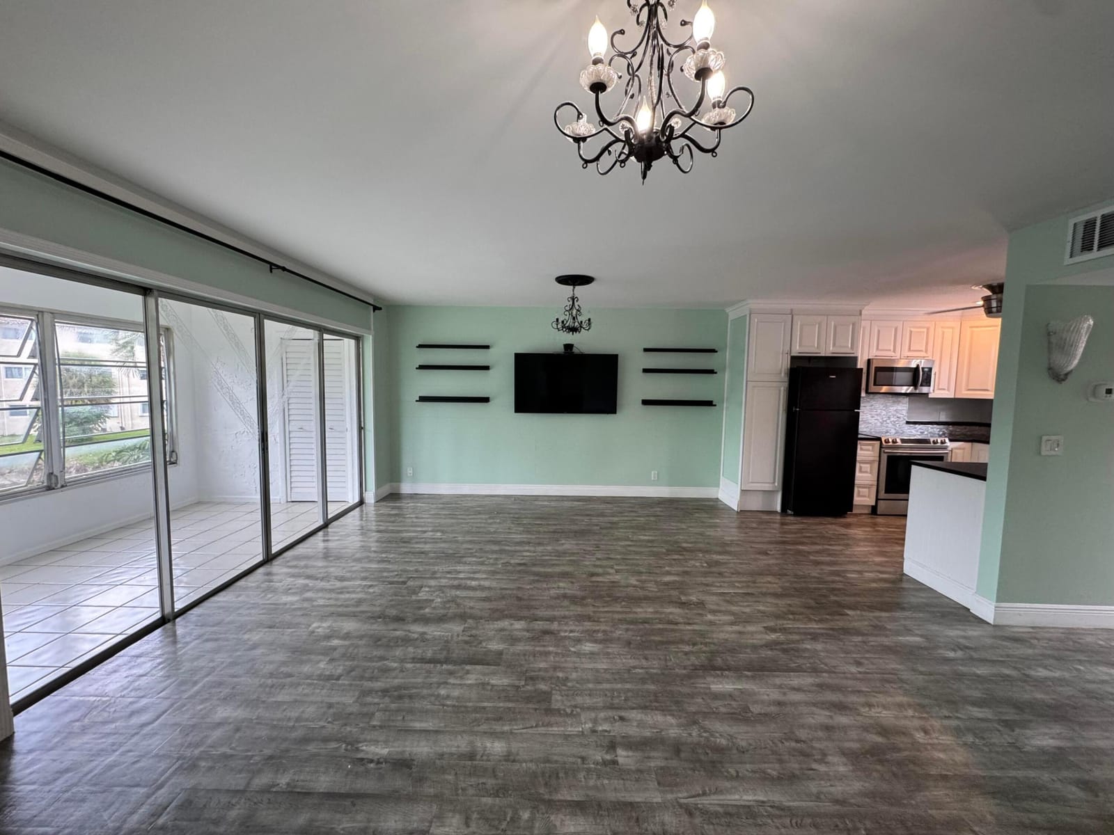 721 LORI Drive 206, Palm Springs, FL 33461 photo 9