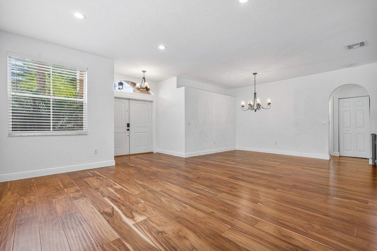 6328 STONEHURST Circle — photo 7