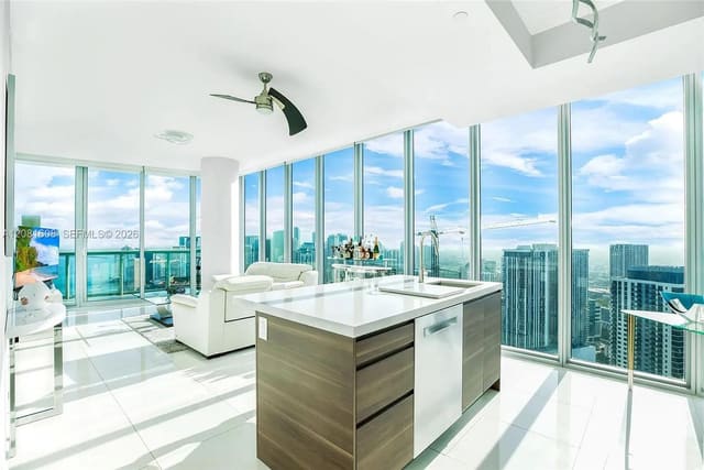 888 Biscayne Boulevard 5301, Miami, FL 33132