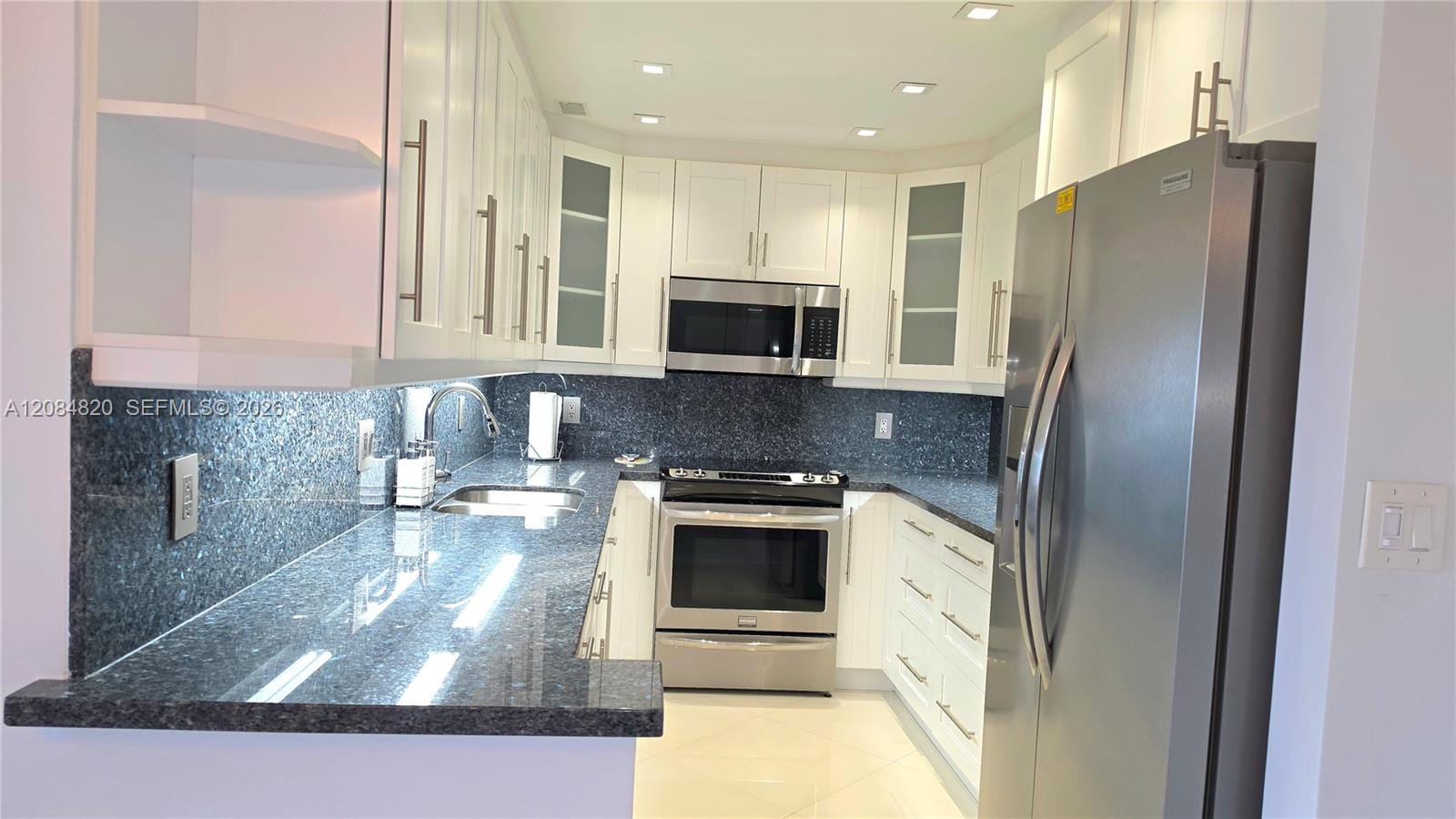 1985 S Ocean Drive 10N — photo 4