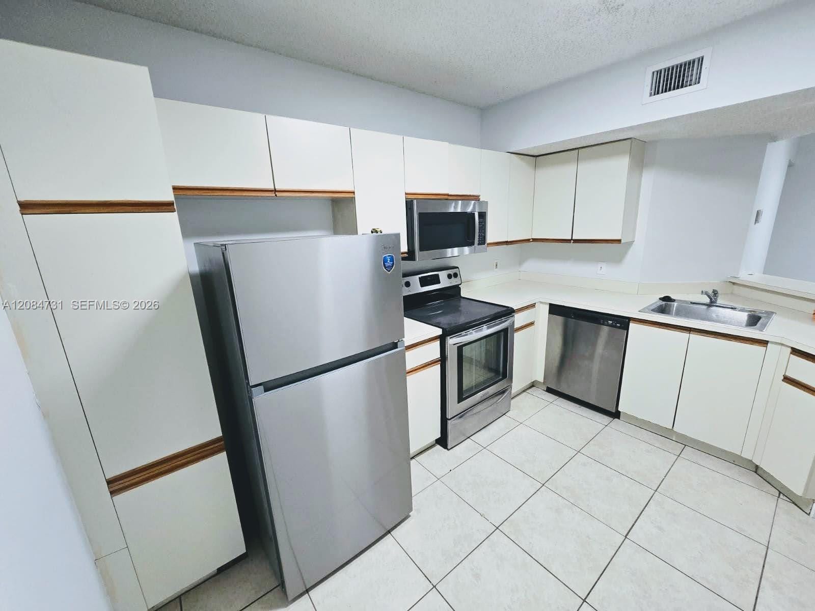 8701 Wiles Road 305, Coral Springs, FL 33067 photo 8