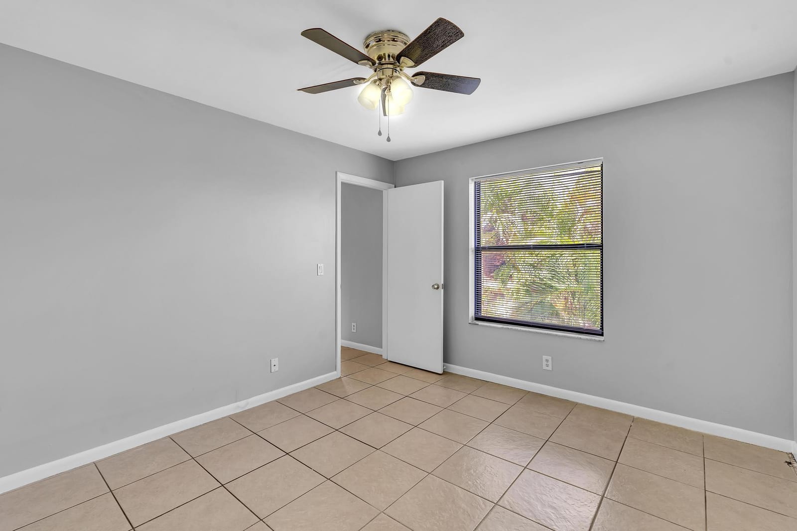 21904 LAKE FOREST Circle 202, Boca Raton, FL 33433 photo 16