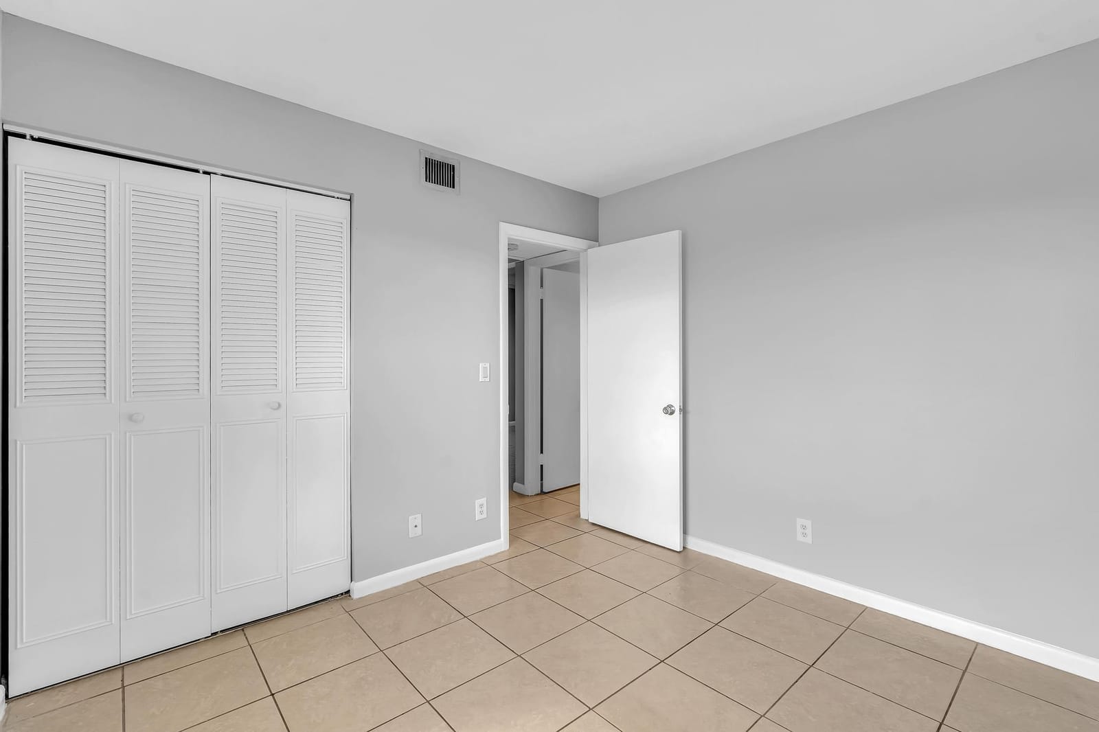 21904 LAKE FOREST Circle 202, Boca Raton, FL 33433 photo 17