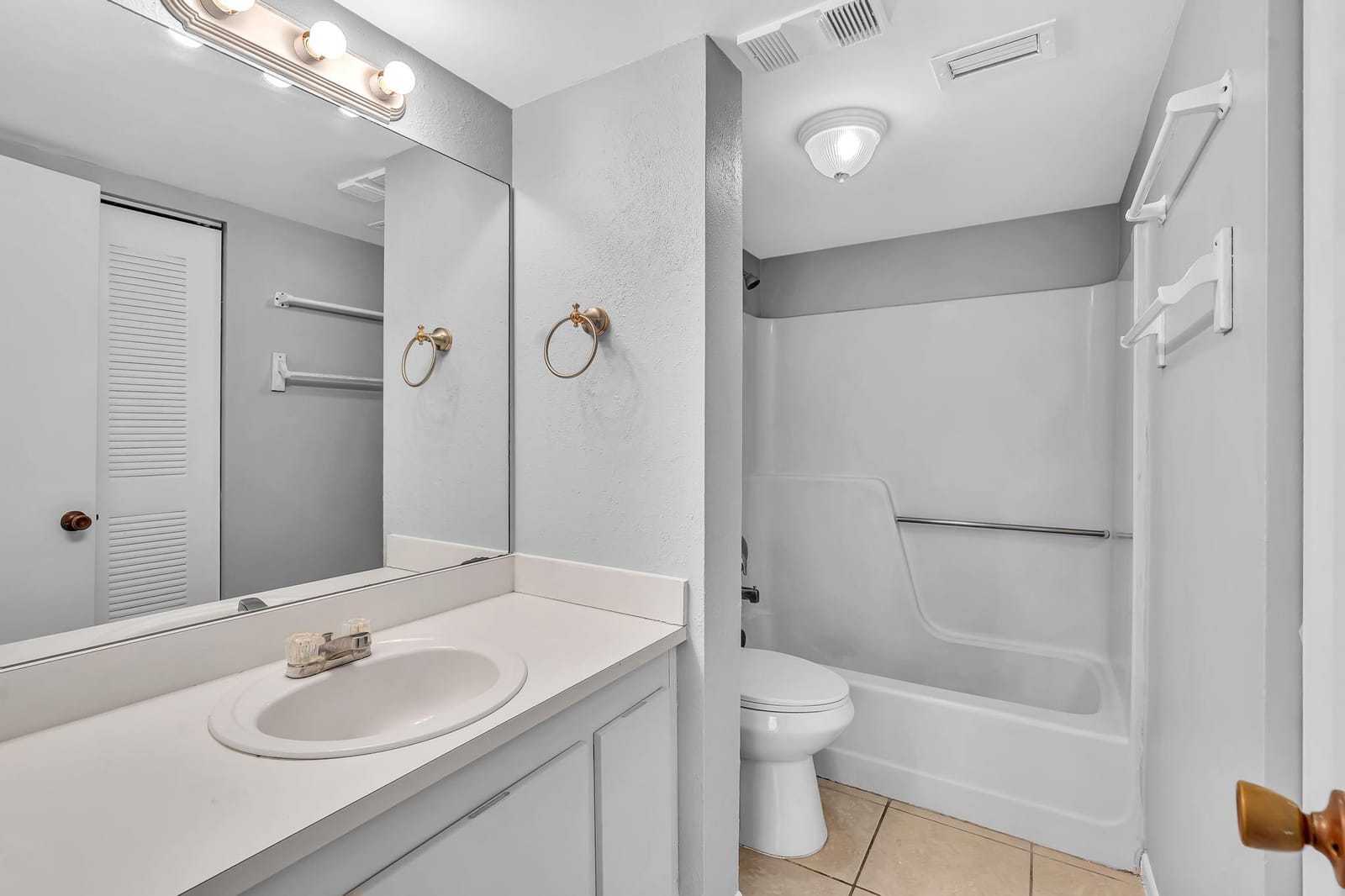21904 LAKE FOREST Circle 202, Boca Raton, FL 33433 photo 18