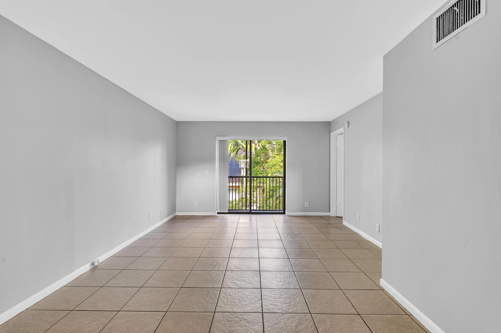 21904 LAKE FOREST Circle 202, Boca Raton, FL 33433 photo 22