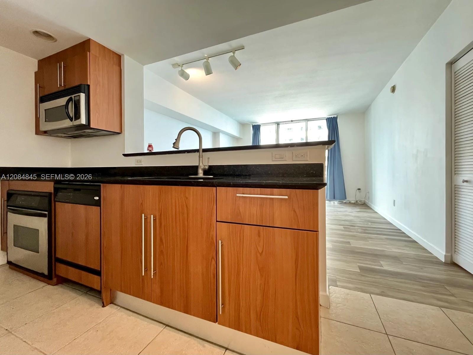 335 S Biscayne Boulevard 2506 — photo 3