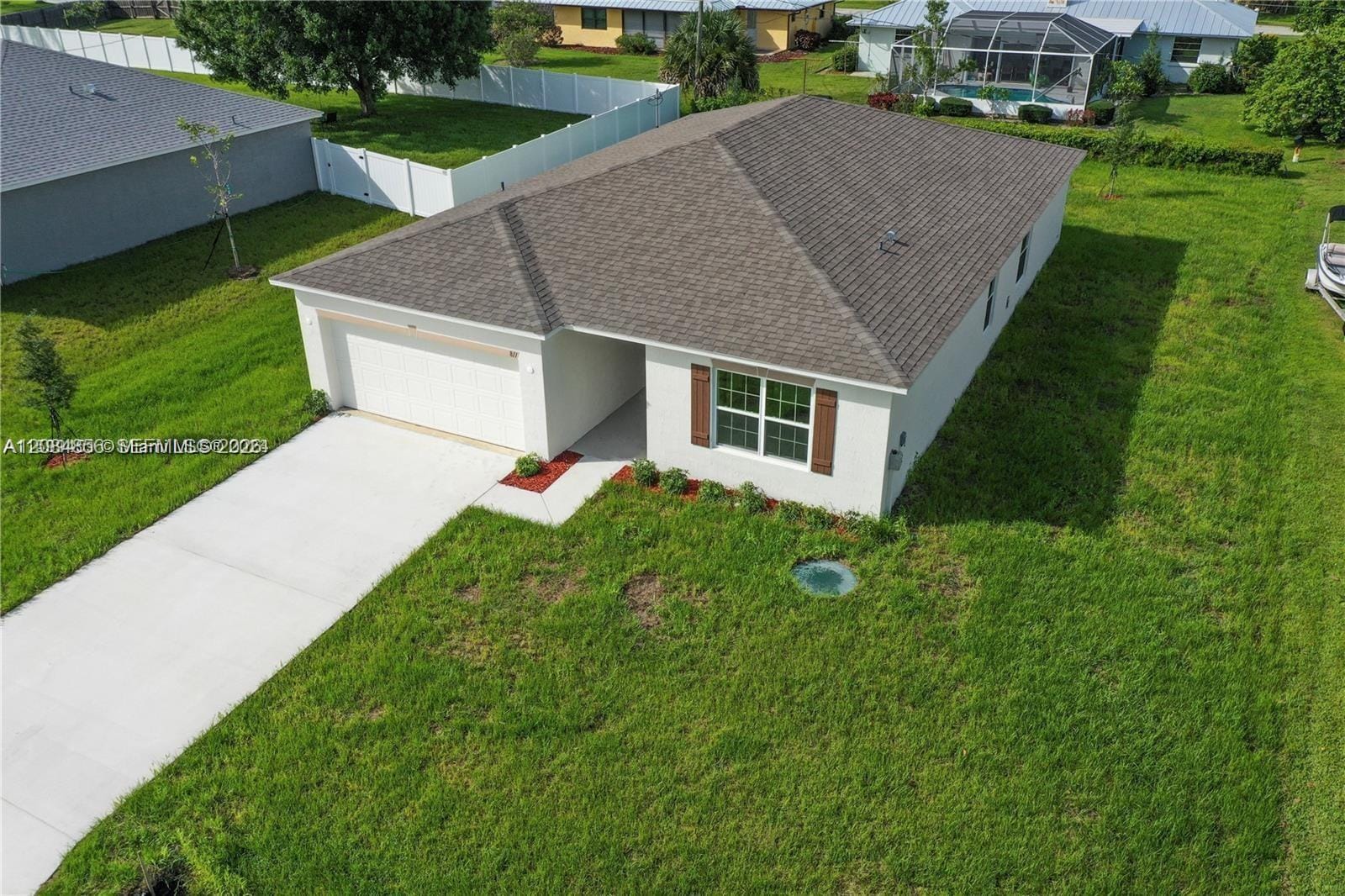 811 SE Seahouse Drive — photo 2