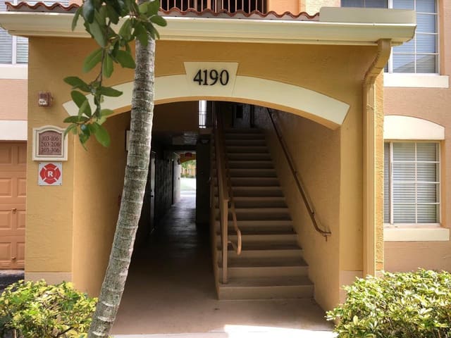 4190 SAN MARINO Boulevard 105, West Palm Beach, FL 33409