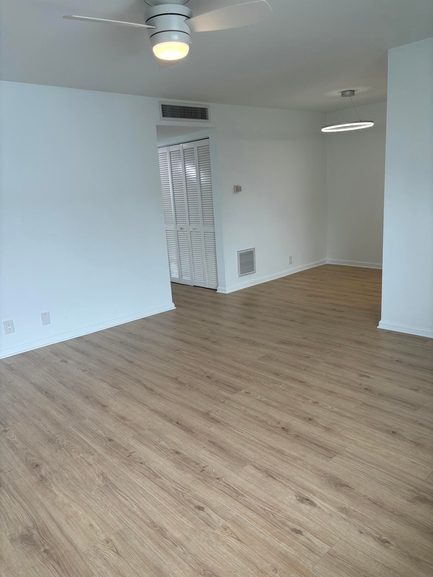 2860 NE 14TH ST Street 404D, Pompano Beach, FL 33062 photo 2