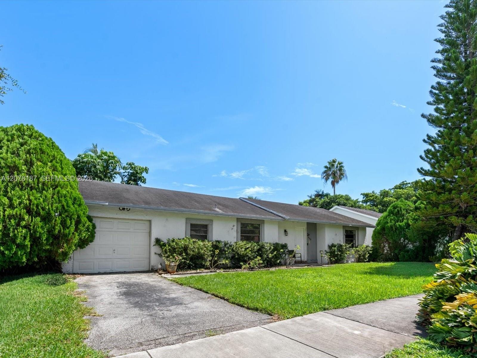 939 S Bluebird Lane, Homestead, FL 33035 photo 14