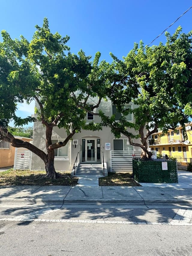 1631 NW 3 Street 8, Miami, FL 33125