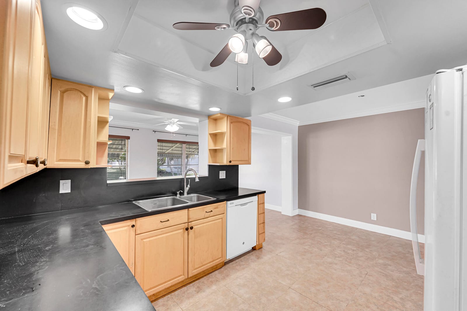 7255 NW 8TH Court, Margate, FL 33063 photo 8