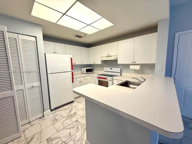 2015 SE 10th Avenue 127, Fort Lauderdale, FL 33316
