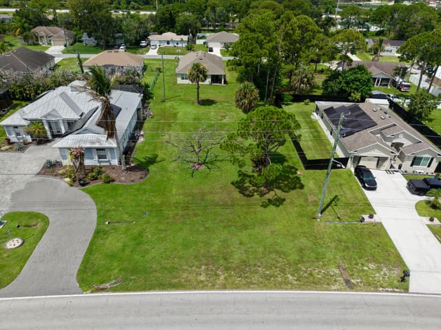 590 NW Bayshore Boulevard, Port St. Lucie, FL 34983