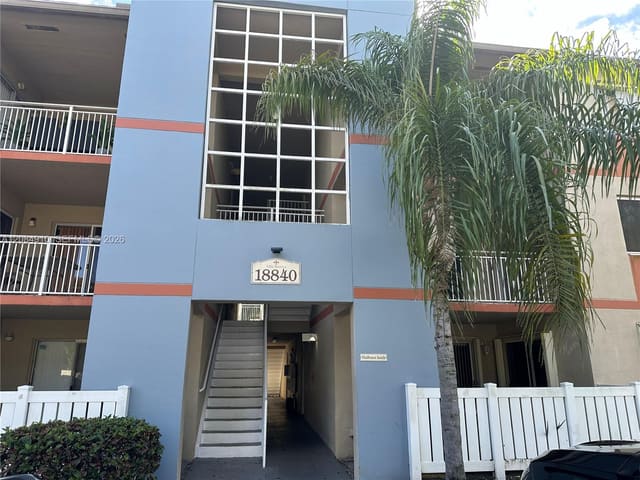 18840 NW 57th Avenue 207, Hialeah, FL 33015