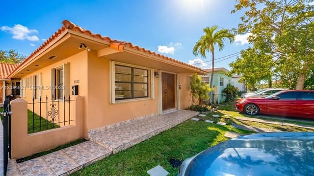 2820 SW 25th Street 2820, Miami, FL 33133