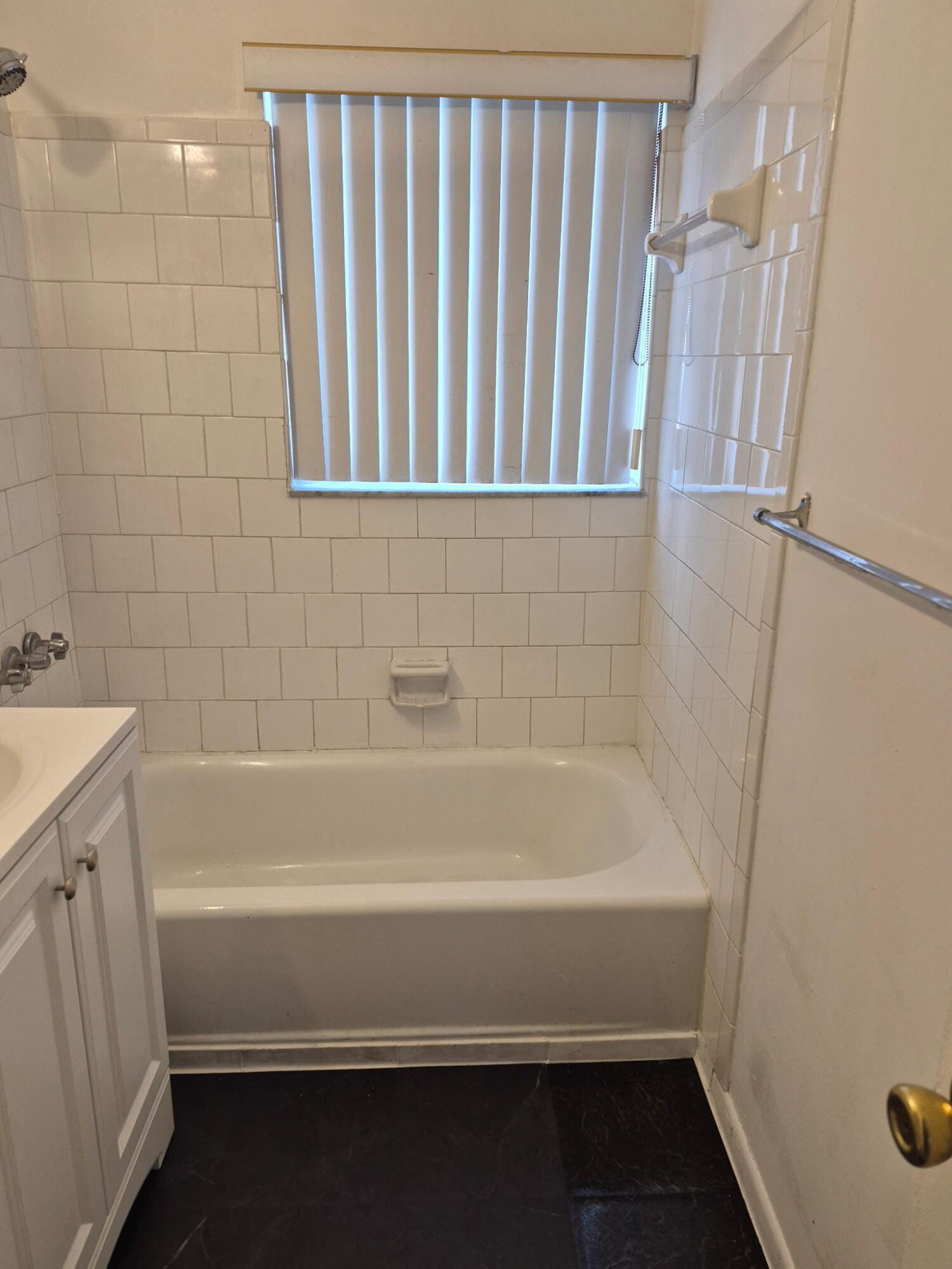 1104 W 24TH Street — photo 4