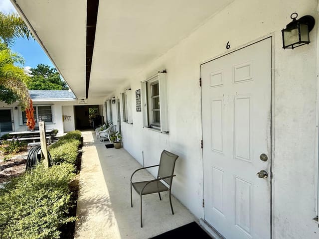 1607 HOLLY Street 6, Lantana, FL 33462