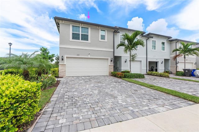 2905 Olivia Avenue, Lauderdale Lakes, FL 33311