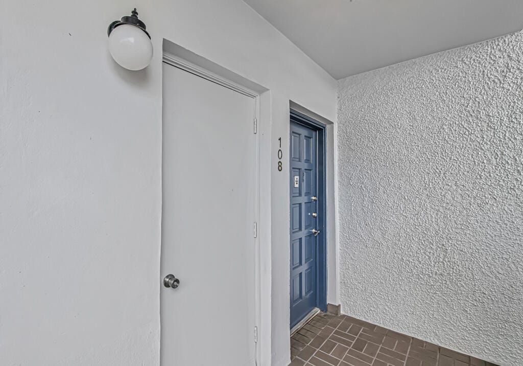 4465 Luxemburg Court 108 — photo 5