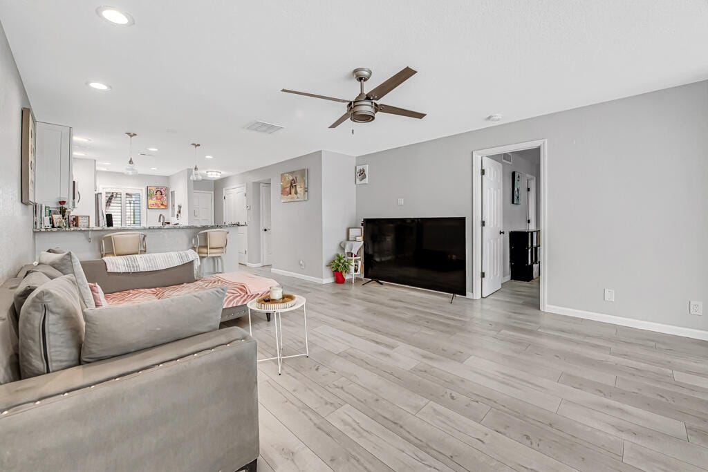 4465 Luxemburg Court 108 — photo 8