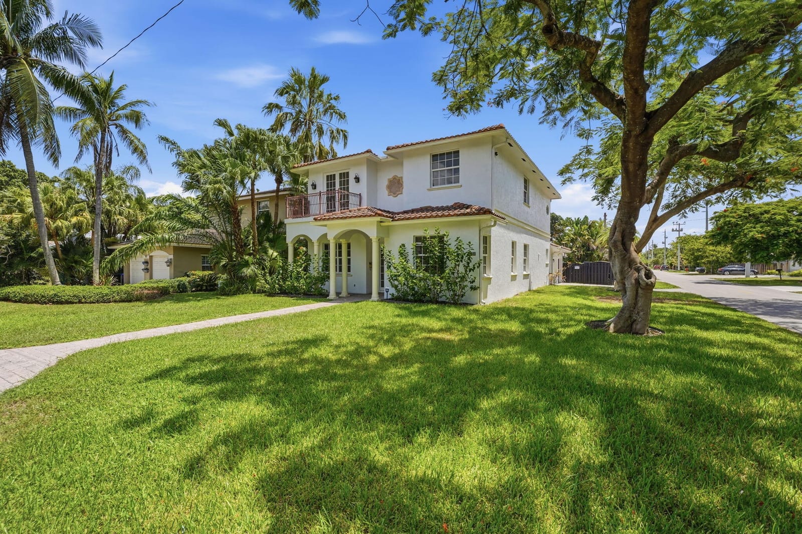 400 NE 8th Avenue, Fort Lauderdale, FL 33301 photo 2