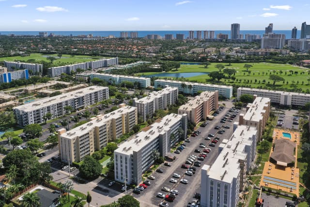 610 NE 12TH Avenue 306, Meadowbrook Towers Condo G, Hallandale Beach, FL