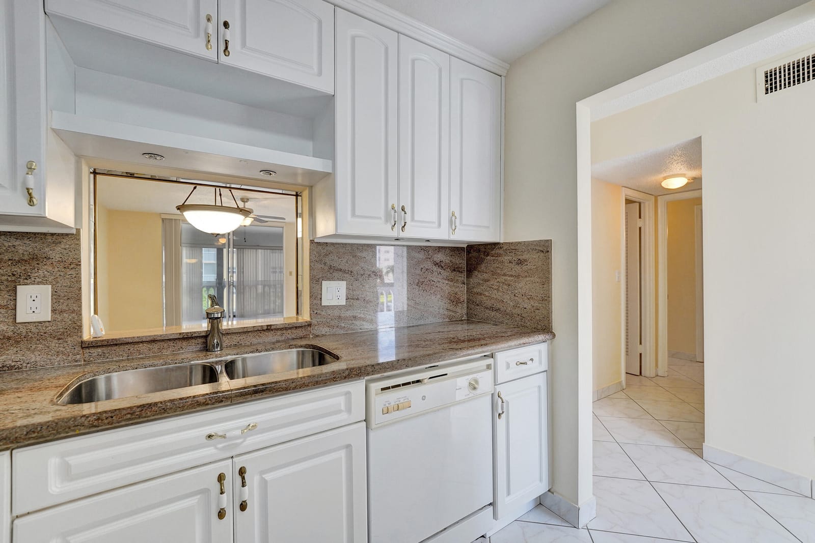 610 NE 12TH Avenue 306, Hallandale Beach, FL 33009 photo 1