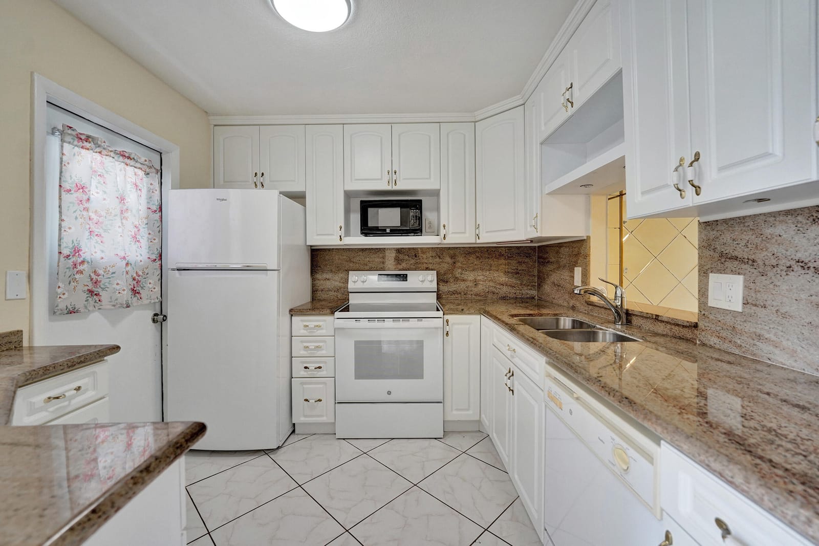 610 NE 12TH Avenue 306, Hallandale Beach, FL 33009 photo 20