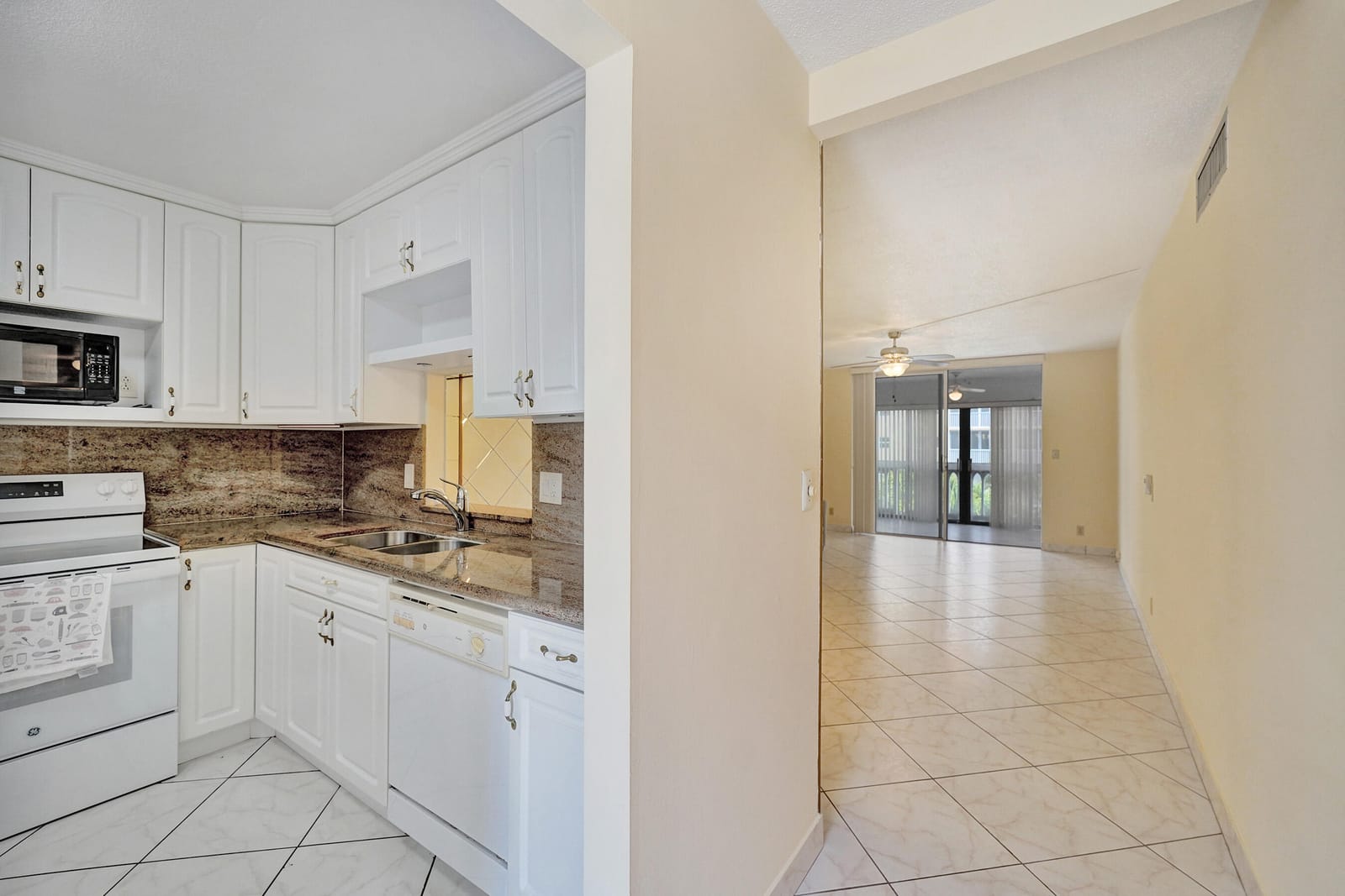 610 NE 12TH Avenue 306, Hallandale Beach, FL 33009 photo 21