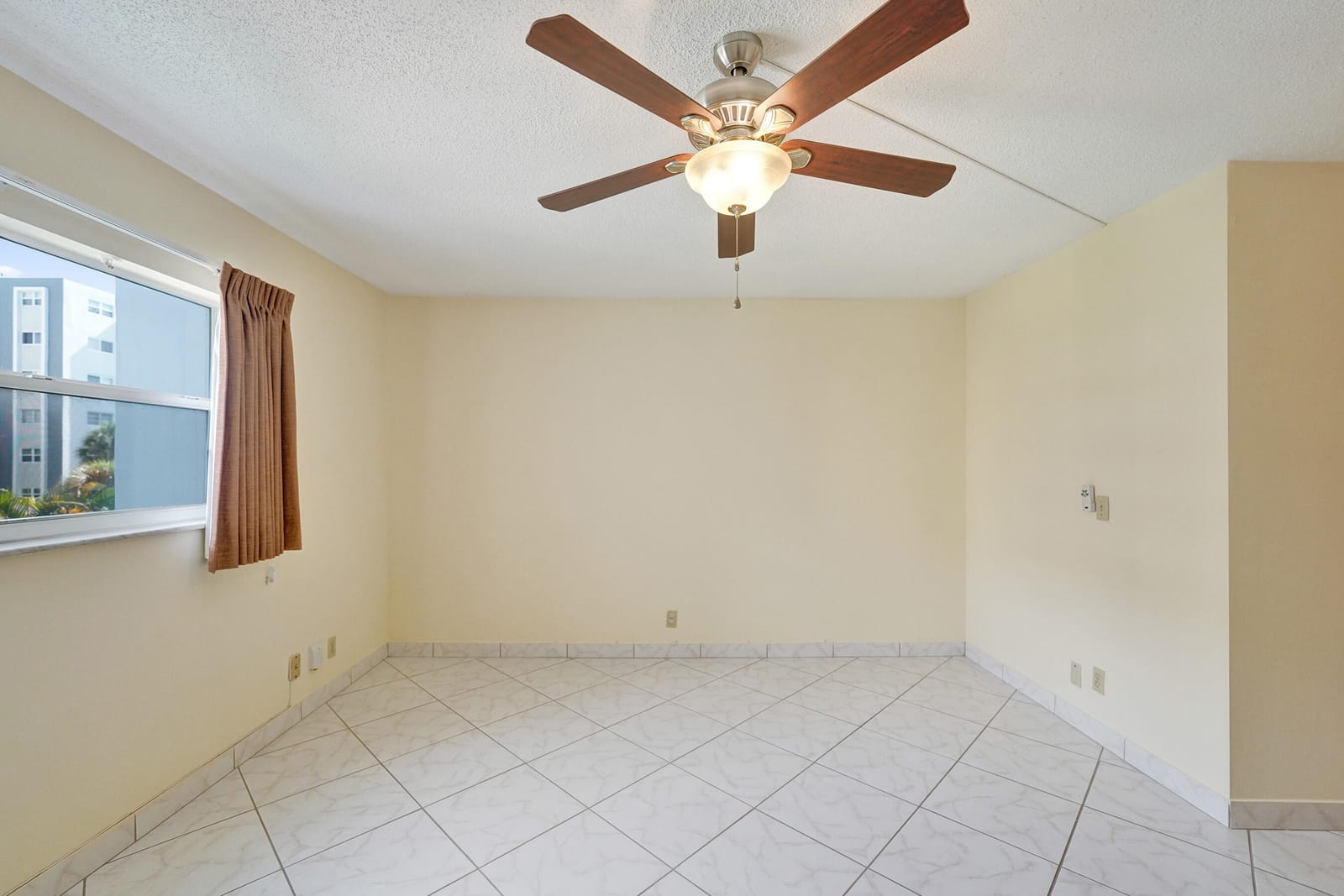 610 NE 12TH Avenue 306, Hallandale Beach, FL 33009 photo 27