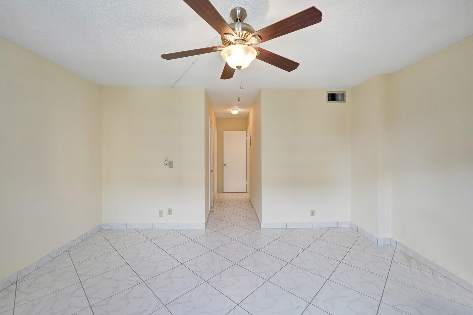 610 NE 12TH Avenue 306, Hallandale Beach, FL 33009 photo 28