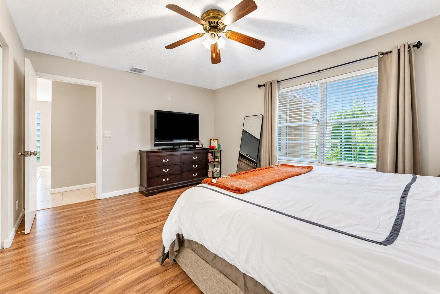 12230 DARTMOOR Drive — photo 4