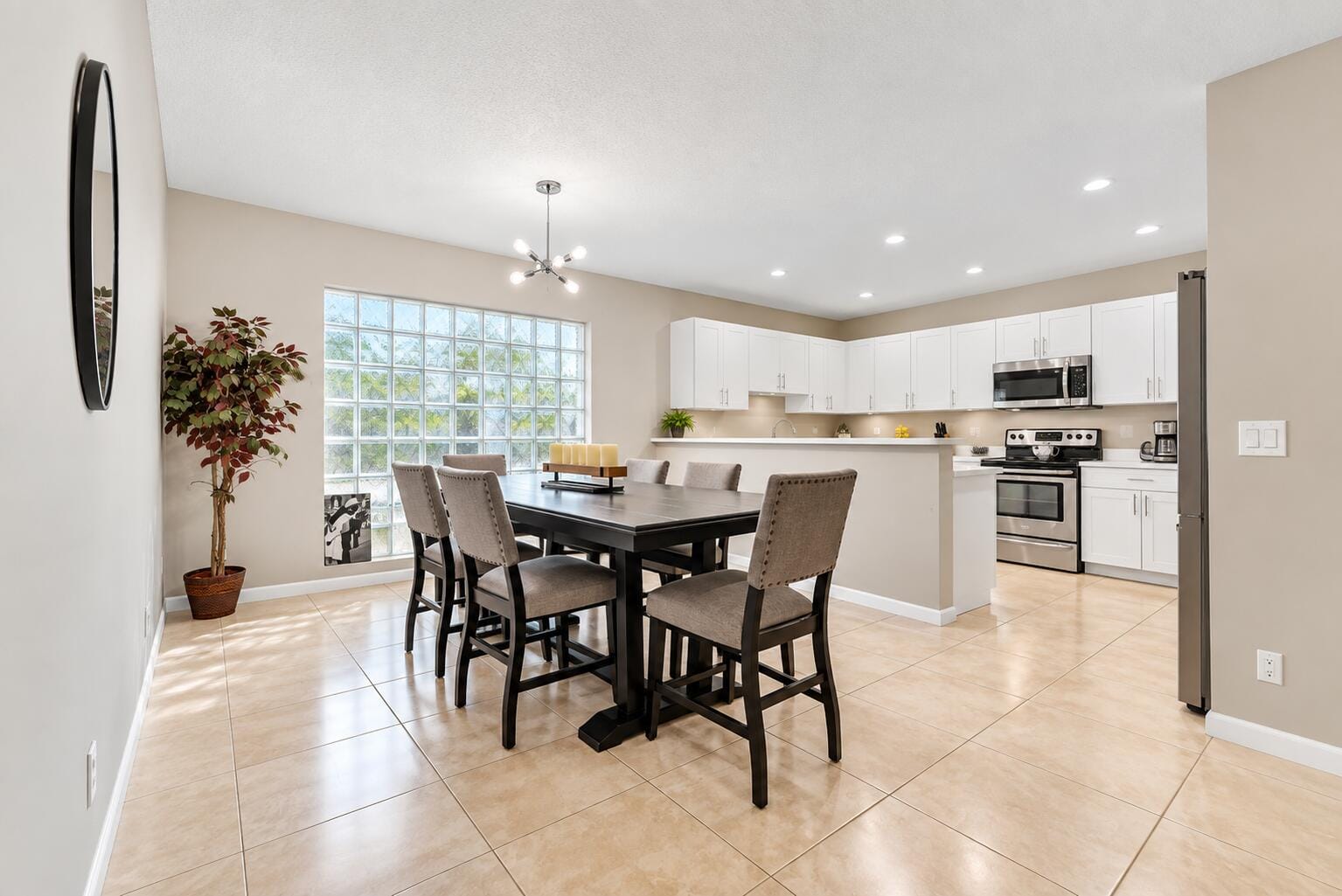12230 DARTMOOR Drive — photo 10