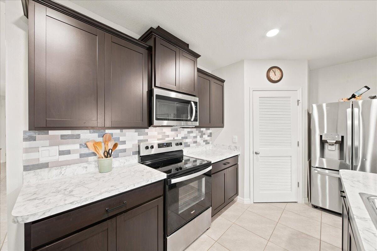1197 CASEY Avenue — photo 3