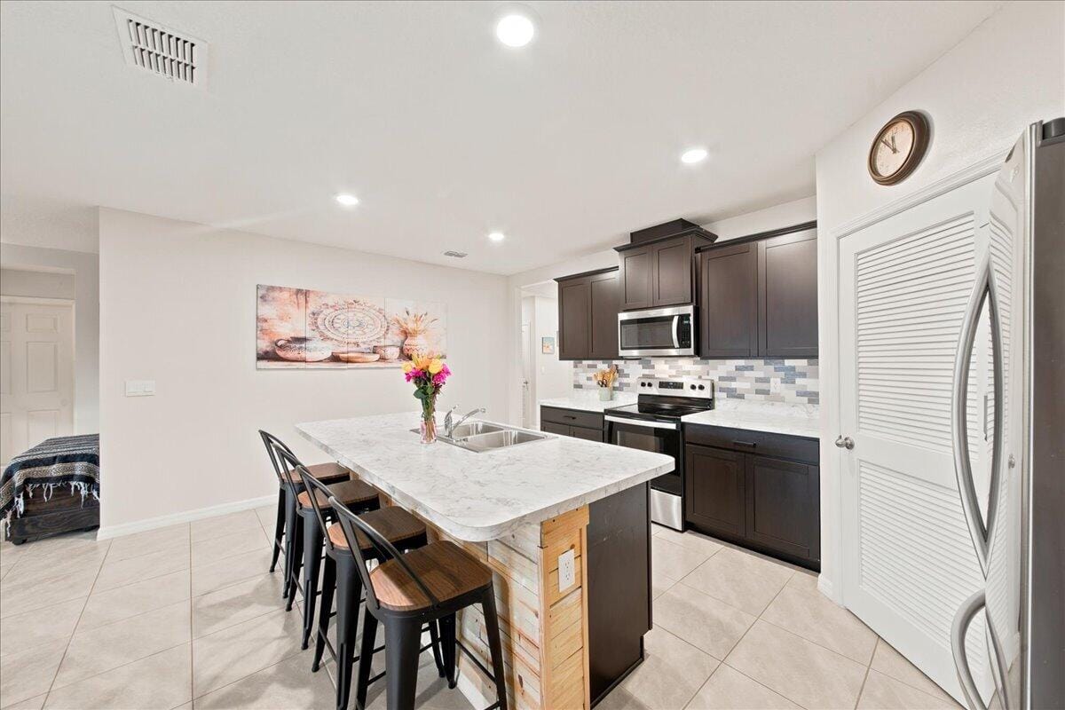 1197 CASEY Avenue — photo 4