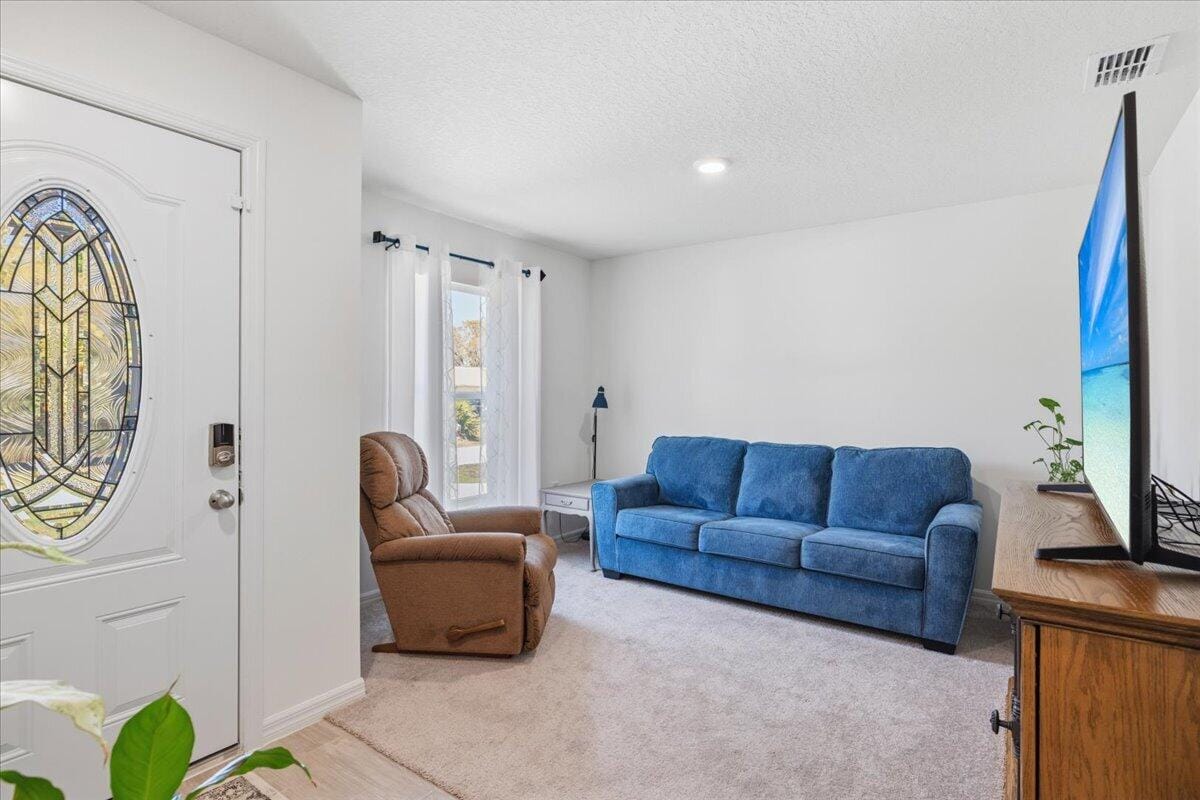 542 Mimosa Street SW — photo 3