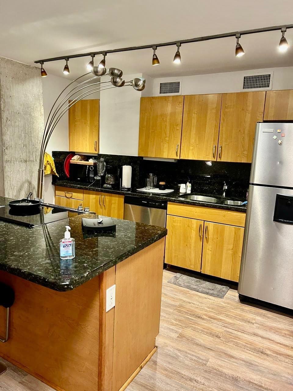 1881 WASHINGTON Avenue 8E — photo 3