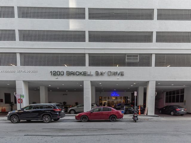 1200 Brickell Bay Drive 3210, Miami, FL 33131