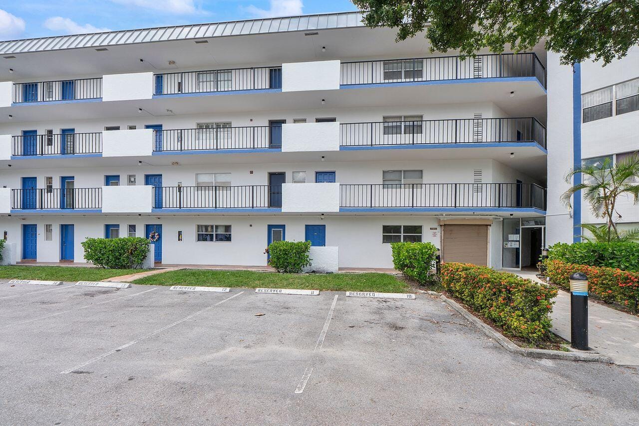 6260 S Falls Circle Drive 110, Lauderhill, FL 33319 photo 30
