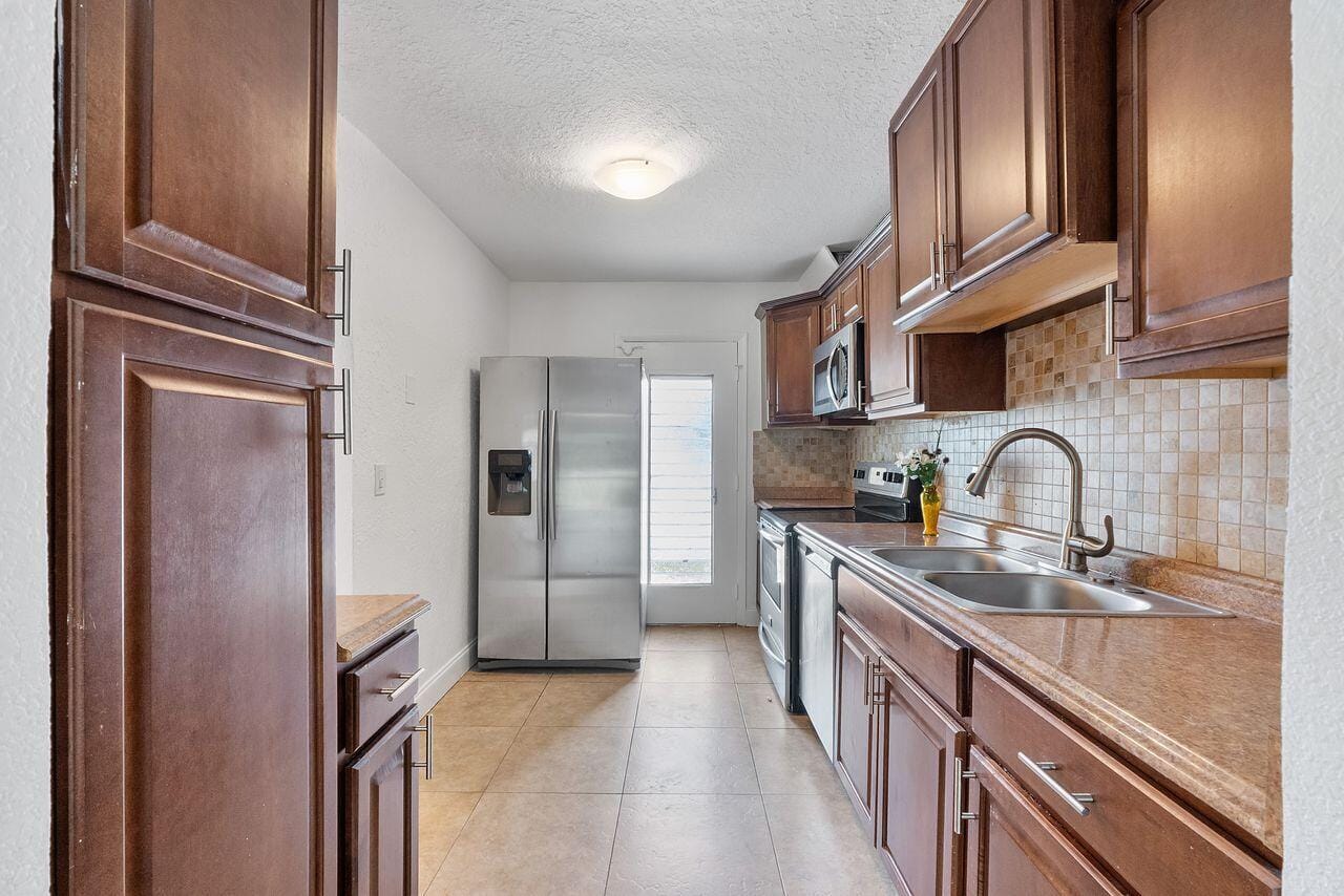 6260 S Falls Circle Drive 110, Lauderhill, FL 33319 photo 10