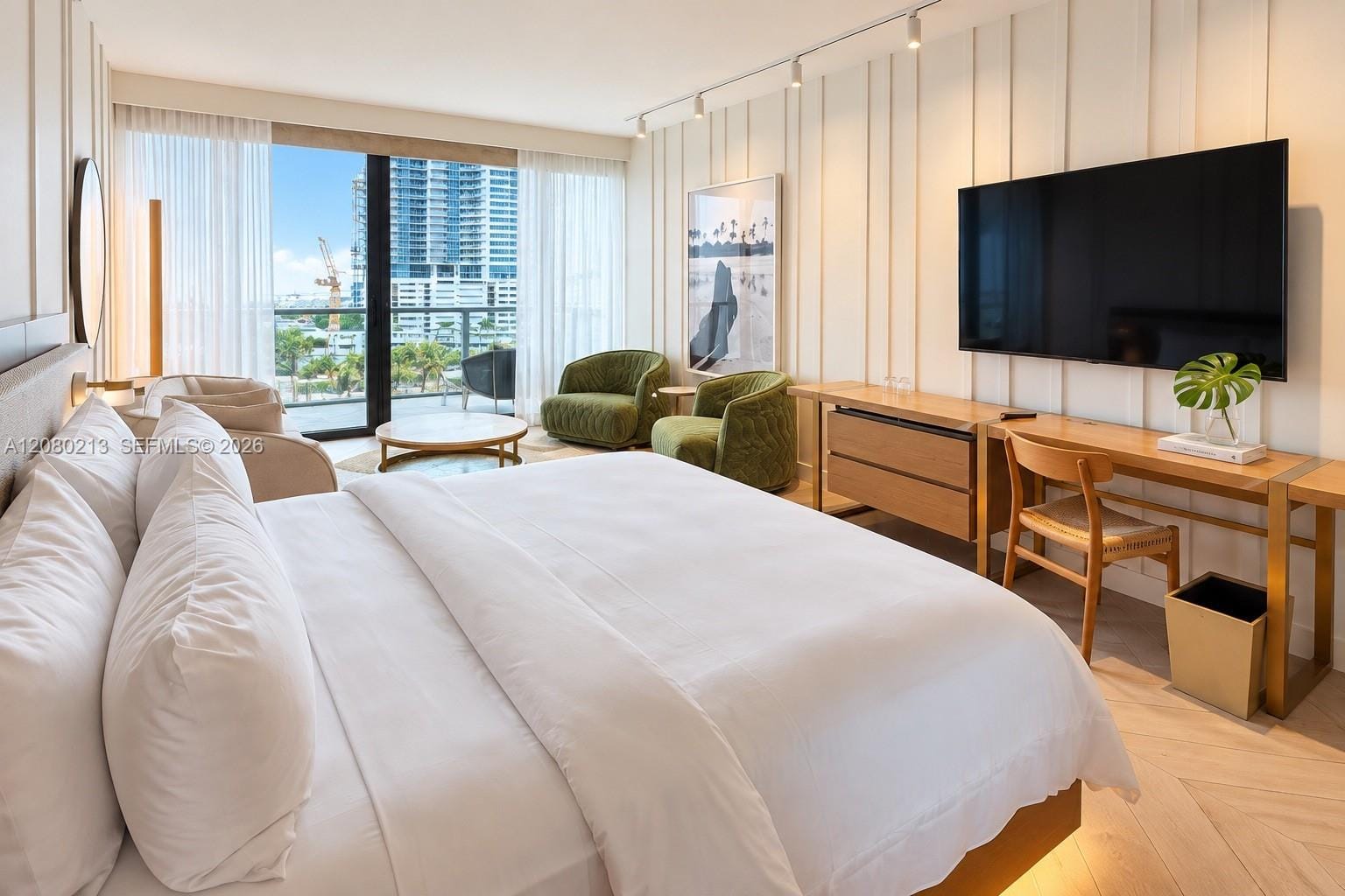 2201 Collins Avenue 807, Miami Beach, FL 33139 photo 2