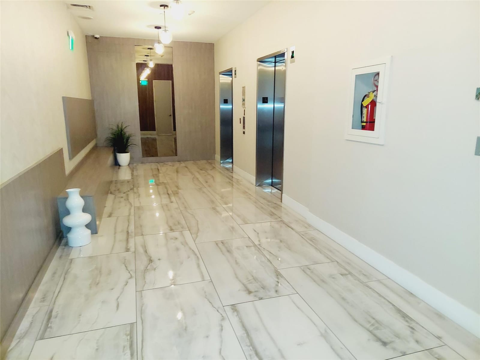 100 N FEDERAL Highway 840, Fort Lauderdale, FL 33301 photo 27
