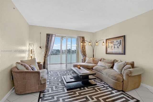 7727 Southampton Terrace 310, Tamarac, FL 33321