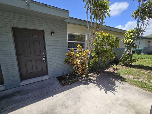 4003 AVENUE I A, Fort Pierce, FL 34947